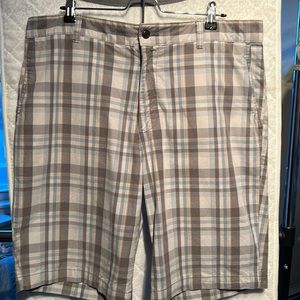 Men’s Docker White/Blue/Gray Plaid Flat Front Shorts